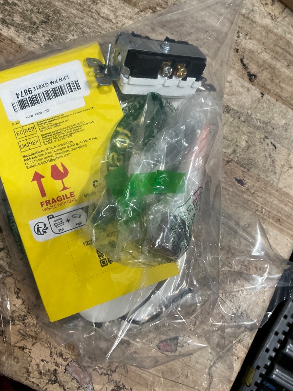 Photo 1 of ** 6 ASSORTED MISC ITEMS 