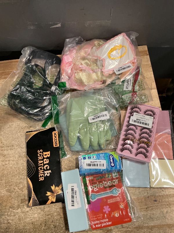 Photo 1 of ** 10 ASSORTED MISC ITEMS 
