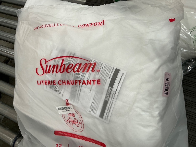 Photo 1 of ***MISSING PARTS***
Sunbeam Electric Premium Water Resistant Restful Quilted Heated Mattress Pad, 12 Heat Settings, 12-Hour Selectable Auto Shut-Off, Fast Heating, Cozy Warming Bed, King, 76" x 80"
