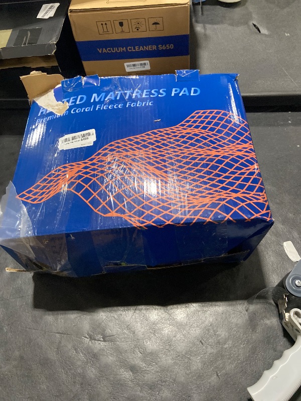 Photo 1 of *********READ CLERK NOTES**********  
Homemate Heated Mattress Pad Queen Size for Cold Sleepers, 5 Heated Setting Coral Fleece Electric Mattress Pad Queen, Bed Warmer with Dual Controller & Auto Off 10 Hours, Fit Up to 21 Inch, 80"x60"