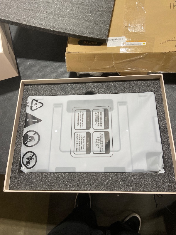 Photo 1 of Aura Displays Triple Boost 14” Pro | Premium Triple Portable Monitor Extender | Full Aluminum | Quad Screens | 3×14” FHD 1080P HDR IPS | USB-C & HDMI | Compatible with 11”-18” Laptops