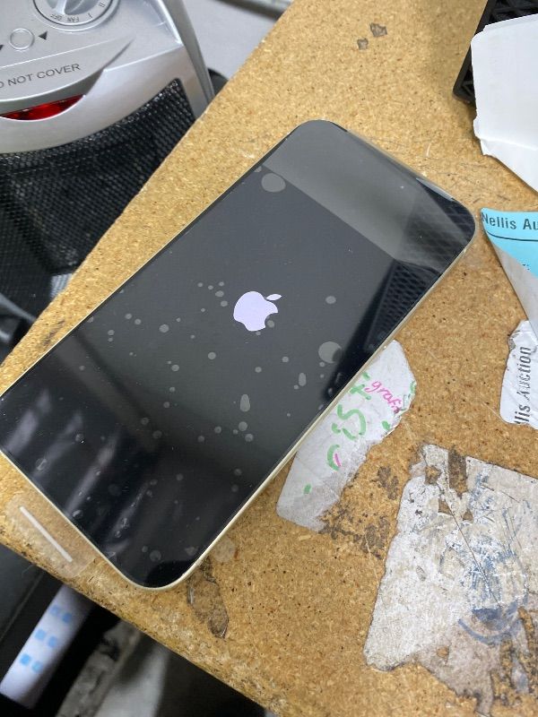 Photo 1 of Apple iPhone 15 Plus, 128GB, Yellow - Unlocked (Renewed)