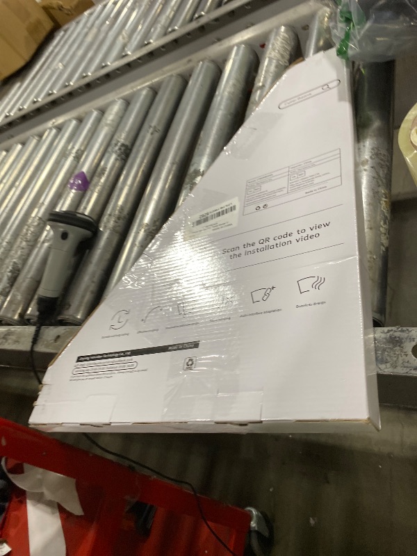 Photo 1 of CYBERBEANS Silicone Windshield Wipers Replacement 26 and 20 Inch for Tesla Model Y Wiper Blades Accessories 2020-2024 (Not fit Juniper) (Set of 2) Top Lock