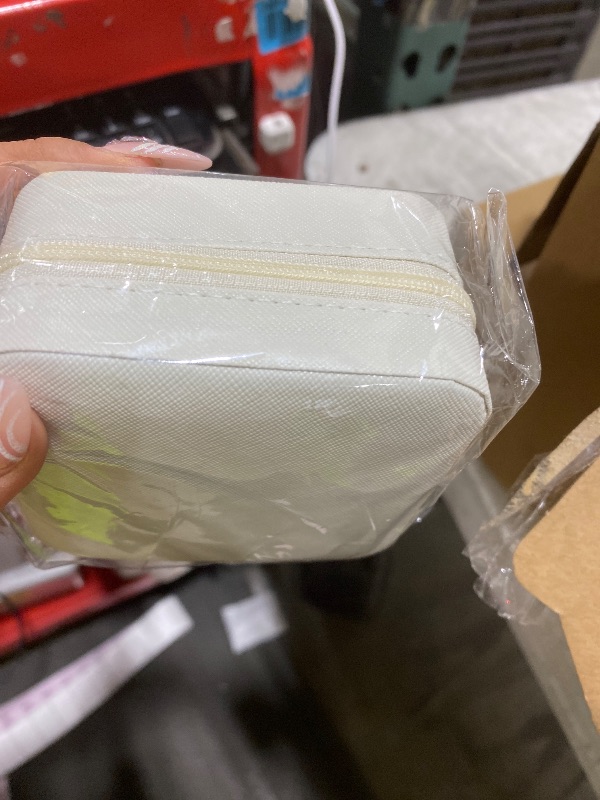 Photo 1 of 1 Pc Portable Jewelry Storage Box Travel Storage Organizer Jewelry Case Earrings Necklace Ring Jewelry Organizer Display - (Color: T9190Wh10)
