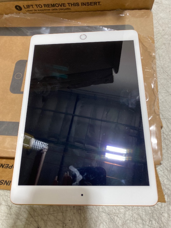 Photo 1 of Apple iPad (10.2-inch, Wi-Fi, 32GB) - Gold (Latest Model, 8th Generation) (Renewed) **** PARTS ONLY**
