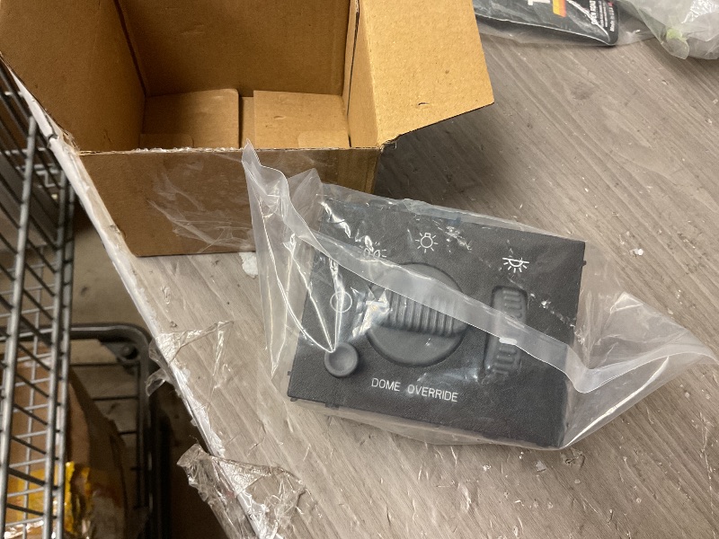 Photo 1 of 19381535 Headlight Switch Fits 2003-2006 Silverado Sierra Escalade Tahoe Yukon, Replaces 15194803 D1595G Headlight Instrument Panel Dimmer Switch