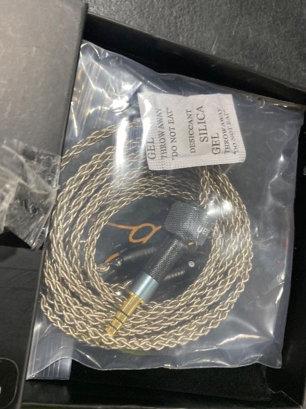 Photo 1 of GUCraftsman 6N Single Crystal Silver Upgrade Headphone Cable 3.5mm/4.4mm/4Pin XLR Cable for Focal Clear MG Elegia Stellia Elear Clear Pro MG Celestee Elex Radiance (4.4mm Plug)