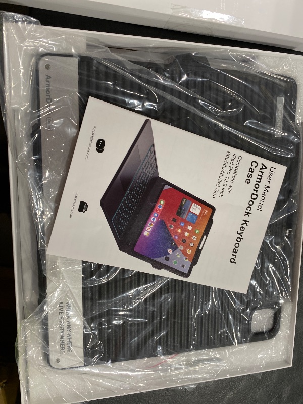 Photo 1 of CHESONA Keyboard Case for ipad pro 12.9 inch (6th, 5th, 4th, 3rd Gen-2022,2021,2020,2018)?5-in-1 Hub Docking Station Keyboard case with HDMI/Multi-Gesture Touchpad / 7-Color Backlit?Black