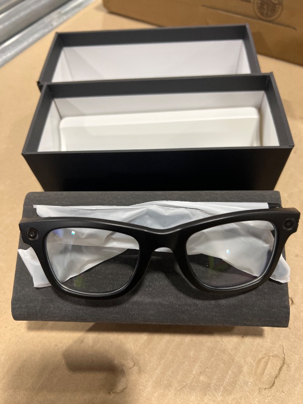 Photo 1 of AI Smart Glasses with Camera and Bluetooth,8MP 2K HD Camera Glasses,AI Voice Control,AI Photo Recognition and Translation,Smart Anti-Blue Light Glasses,IP67 Waterproof for Driving,Outdoor,+2 Lenses.