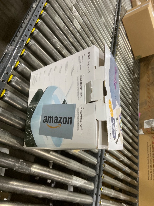 Photo 1 of Cricut - EasyPress 3 9" x 9" - Zen Blue