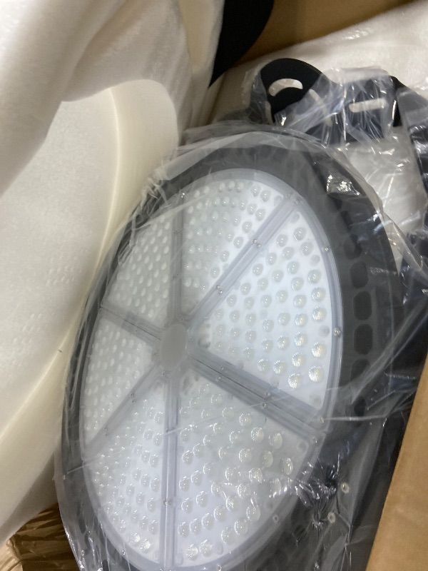 Photo 1 of Juyace 800W Led Stadium Flood Light Outdoor Super Bright Commercial Area Lighting 100-277V 5000K Daylight IP65 Waterproof Arena for Sport Fields and Courts