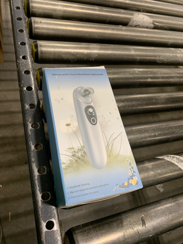 Photo 1 of 2026 Pore Vacuum with Camerafor, USB Rechargeable Blackhead Remover Vacuum,3 Levels Adjustable Pore Vacuum Blackhead Remover, 6 Suction Heads,Face Vacuum Pore Cleanser for Women & Men-White