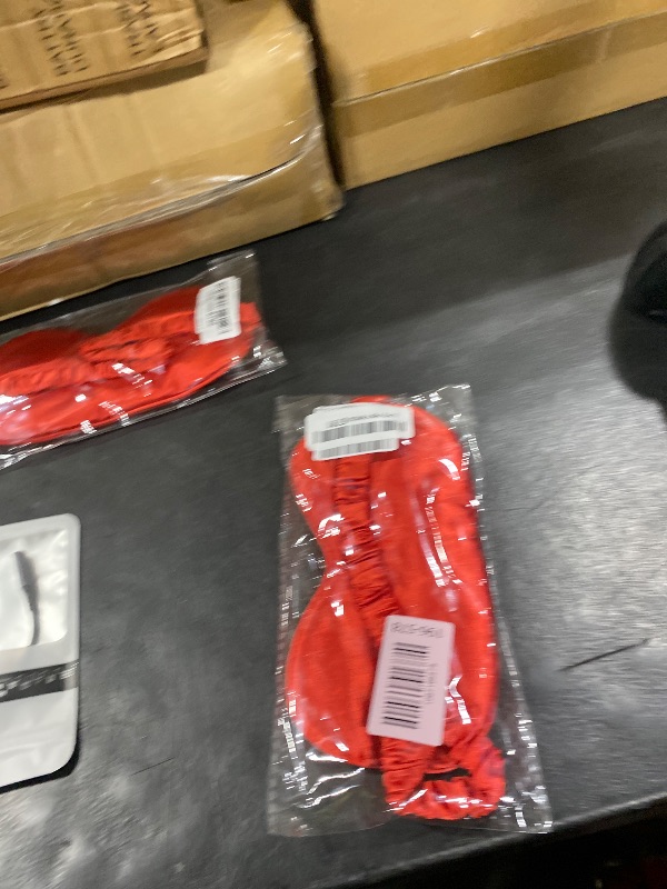 Photo 1 of 1 Pack Sleep Mask, Silk Eye Mask with Elastic Strap, Blindfold, Soft Silk Sleeping Mask for Girls, Women, Men (Red)