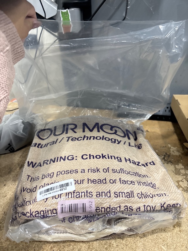 Photo 1 of **Vacuum sealed**
YOUR MOON 100% Pure Wool Queen Size, Australian Organic Natural Wool Blankets, Hypoallergenic Blanket for Bed, Medium Weight(Coffee, 90 * 90)