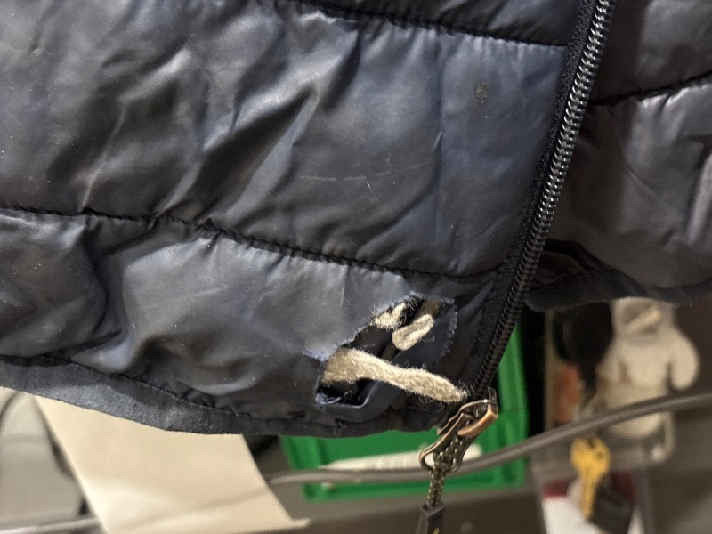 Photo 1 of **SMALL HOLE NEAR BOTTOM LEFT **
Columbia Men's Powder Lite II Hooded Jacket, Collegiate Navy, X-Large