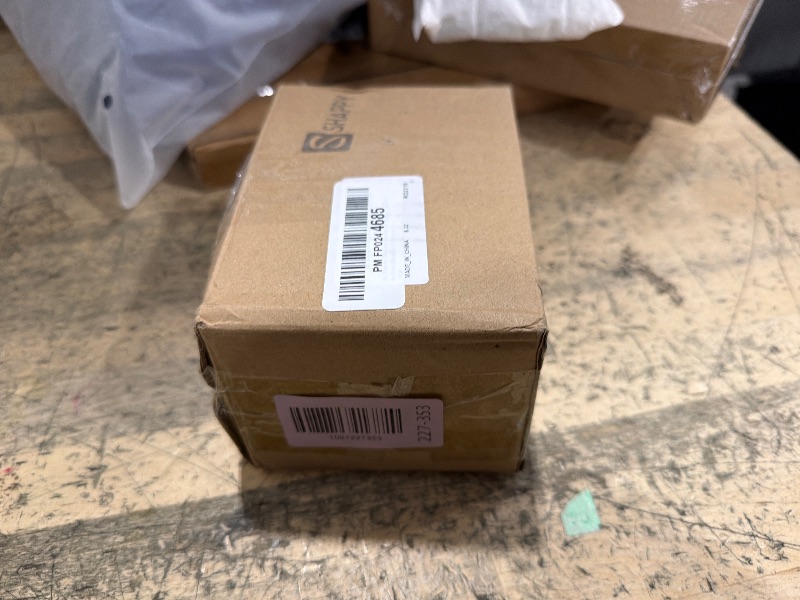 Photo 1 of 36 Pcs Christmas Snowflake Ornaments Crystal Iridescent Christmas Tree Ornaments Clear Plastic Hanging Acrylic Snowflake Xmas Tree Decor for Paty Decor, 3 Size 1.7 Inch/3 Inch/4 Inch(Gradient Orange)