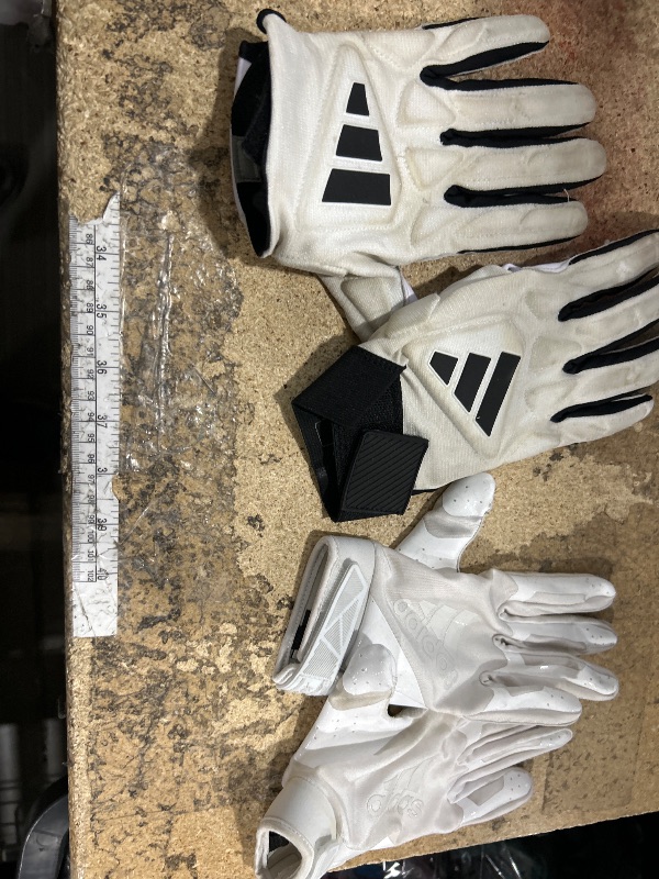 Photo 1 of 10 ITEM BUNDLE OF MENS MULTI SIZE GLOVES (SMALL,MEDIUM)