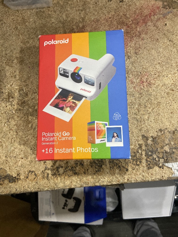 Photo 1 of *****MISSING CAMERA FILM/ MIRROR LENSE SCRATCHED/ DIRTY**** Polaroid Go Generation 2 - Mini Instant Camera + Film Bundle (16 Photos Included) - White (6282)