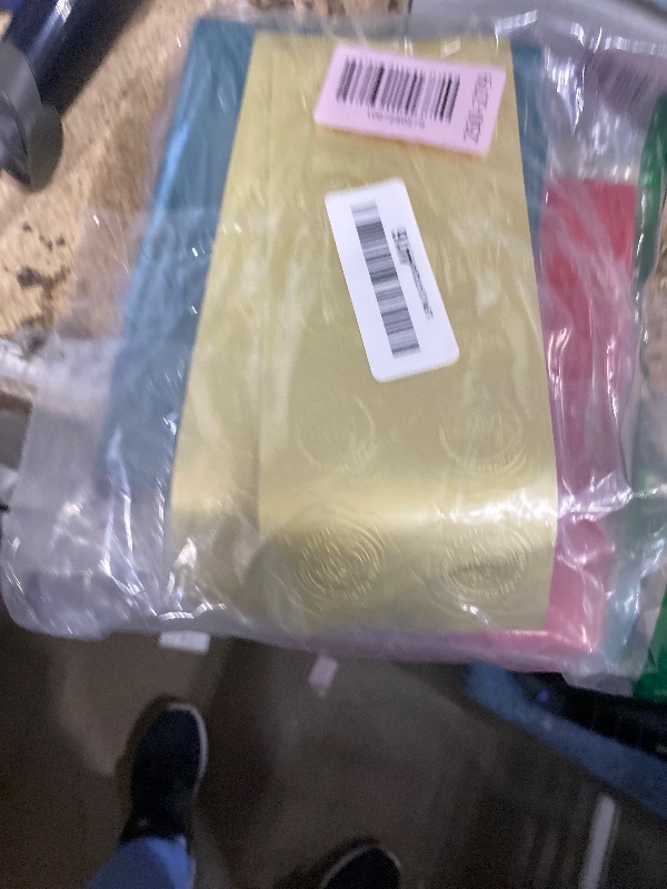 Photo 1 of 100 Pieces Christmas A6 Envelopes Colorful 4x6 Envelopes for Greeting Cards, Birthday, Weddings, Baby Shower Invitation Cards (6 1/2 x 4 3/4 Inches, Red/Green)