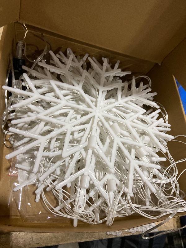 Photo 1 of ***LIGHTS ONLY***Brightown Large Snowflake Pathway Lights,10-Pack 34" Outdoor Snowflake Christmas Lights Decor for Yard, 8 Modes Sidewalk Marker Stake for Driveway Walkway, IP44 Waterproof,Blue and White