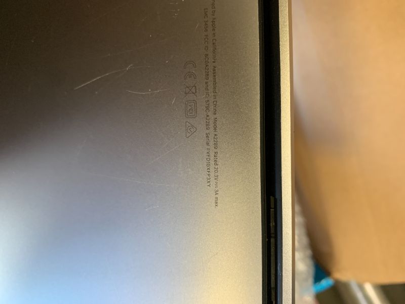 Photo 1 of MacBook Pro 1.4GHz 13.3 inch 8 GBRAM 256gb Space Gray