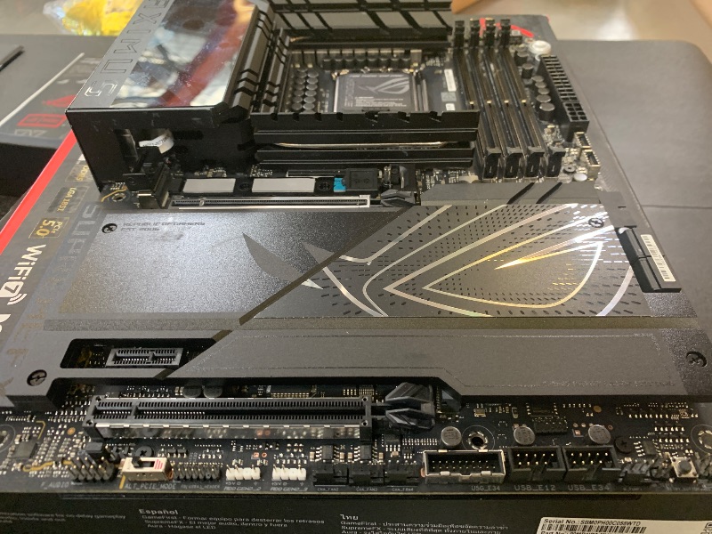Photo 1 of ASUS ROG Maximus Z890 Hero Intel® Z890 LGA 1851 ATX Motherboard, Advanced AI PC-Ready, 22+2+1+2 Stages, DDR5, WiFi 7, 3X PCIe® 5.0 M.2, Thunderbolt™ 4, USB Type-C®, AI Overclocking/Cooling/Networking