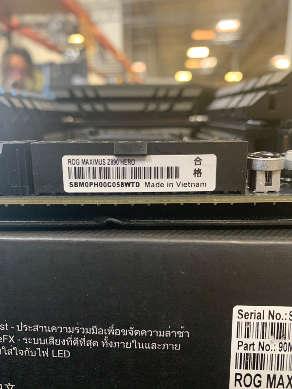 Photo 1 of ASUS ROG Maximus Z890 Hero Intel® Z890 LGA 1851 ATX Motherboard, Advanced AI PC-Ready, 22+2+1+2 Stages, DDR5, WiFi 7, 3X PCIe® 5.0 M.2, Thunderbolt™ 4, USB Type-C®, AI Overclocking/Cooling/Networking