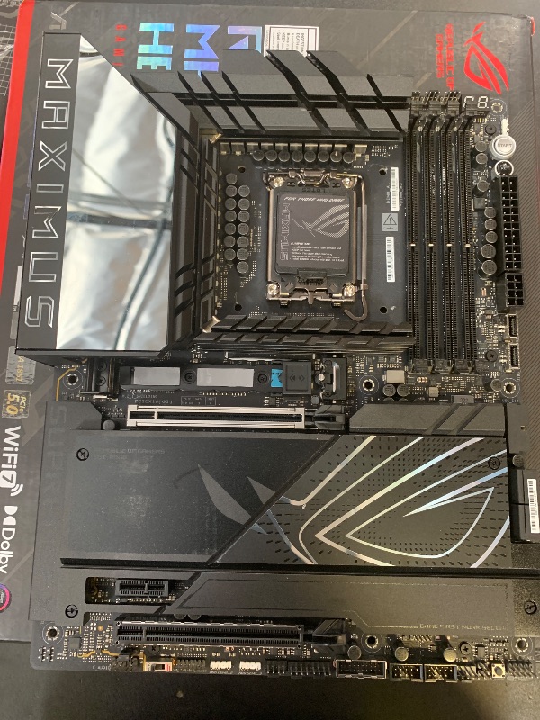 Photo 1 of ASUS ROG Maximus Z890 Hero Intel® Z890 LGA 1851 ATX Motherboard, Advanced AI PC-Ready, 22+2+1+2 Stages, DDR5, WiFi 7, 3X PCIe® 5.0 M.2, Thunderbolt™ 4, USB Type-C®, AI Overclocking/Cooling/Networking