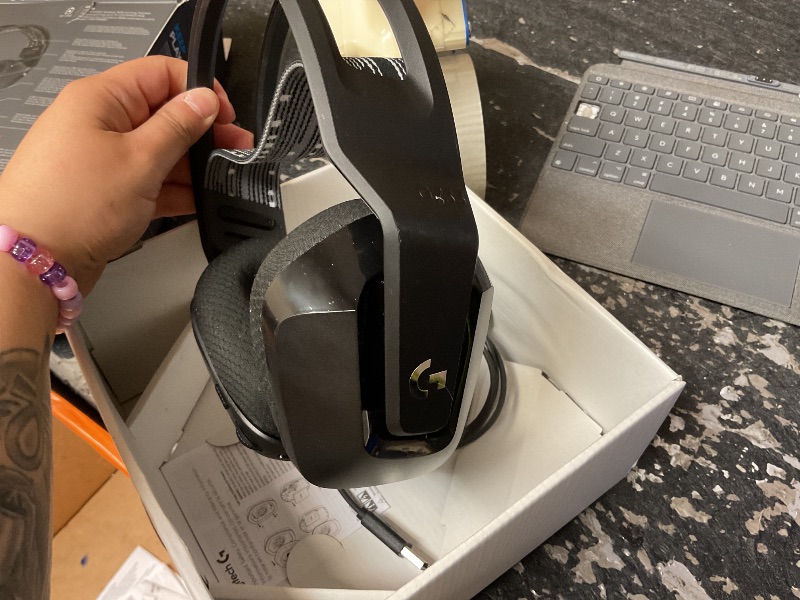 Photo 4 of Logitech G733 Lightspeed Wireless Gaming Headset, Suspension Headband, Lightsync RGB, Blue VO!CE Mic, PRO-G Audio – Black, Gaming Headset Wireless, PC, PS5, PS4, Switch Compatible