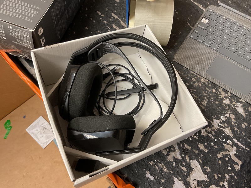 Photo 3 of Logitech G733 Lightspeed Wireless Gaming Headset, Suspension Headband, Lightsync RGB, Blue VO!CE Mic, PRO-G Audio – Black, Gaming Headset Wireless, PC, PS5, PS4, Switch Compatible