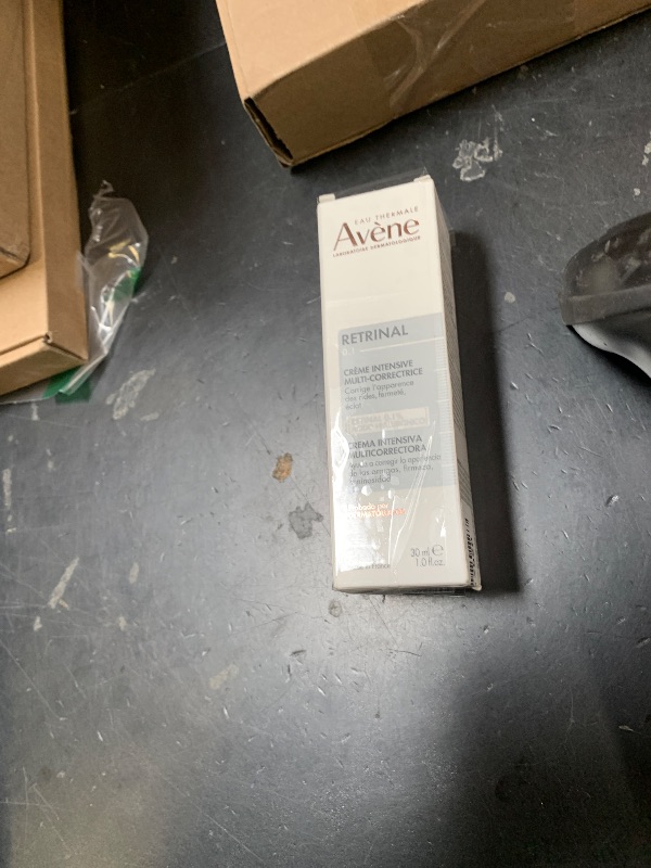 Photo 1 of Avène Retrinal 0.1% Intensive Multi-Corrective Cream, Retinal Face Cream Formulated with Retinaldehyde, Niacinamide & Hyaluronic Acid, Anti-aging Cream Visibly Reduces Wrinkles & Fine Lines, 1 Fl Oz