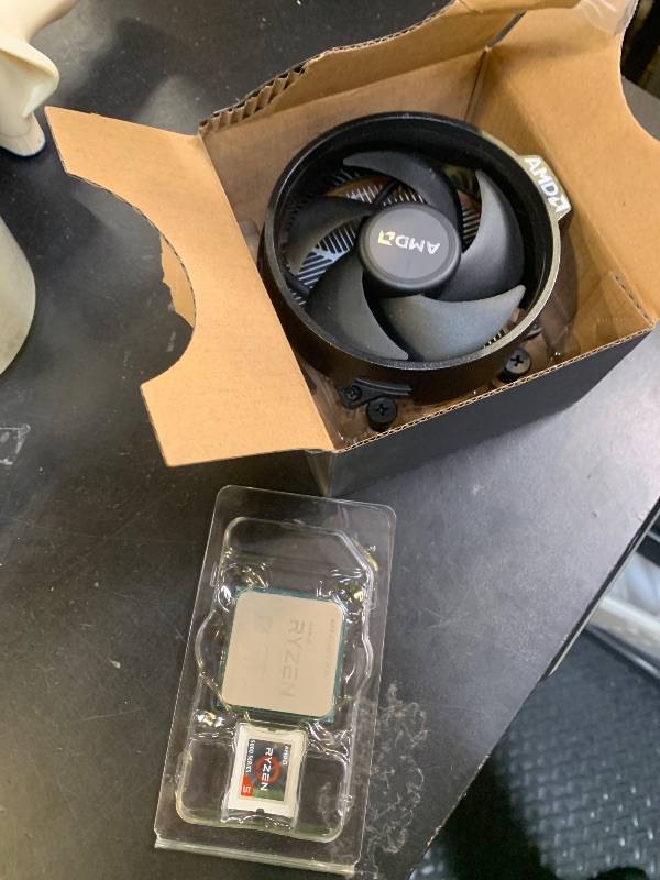Photo 1 of AMD Ryzen 5 5500 with Wraith Stealth Cooler 3.6 GHz 6 Core / 12 Thread 19MB 65W 100-100000457BOX