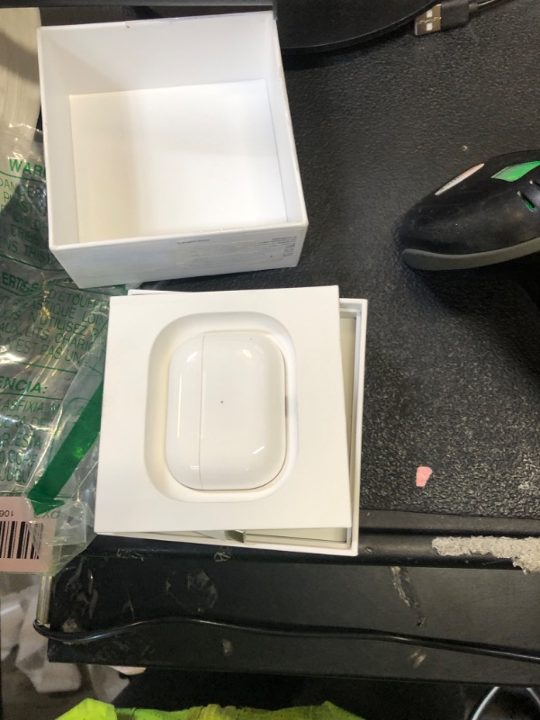 Photo 1 of Apple AirPods Pro