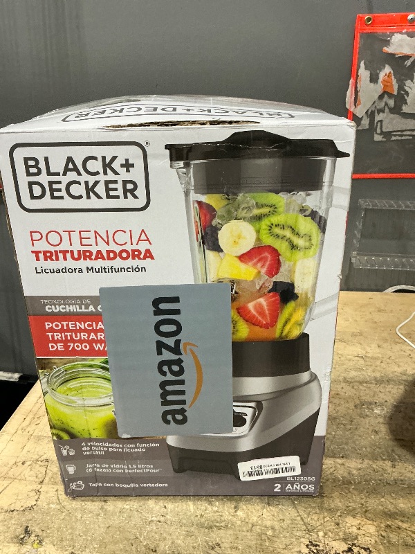 Photo 1 of ****PARTS ONLY, NON FUNCTION\AL **** BLACK+DECKER PowerCrush Multi-Function Blender with 6-Cup Glass Jar, 4 Speed Settings, Silver