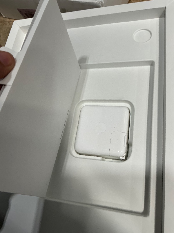 Photo 1 of **** CHECK COMMENTS**** MacBook Pro (14-inch, M5) Space Black Model A3434 serail # gr65qmxrj2