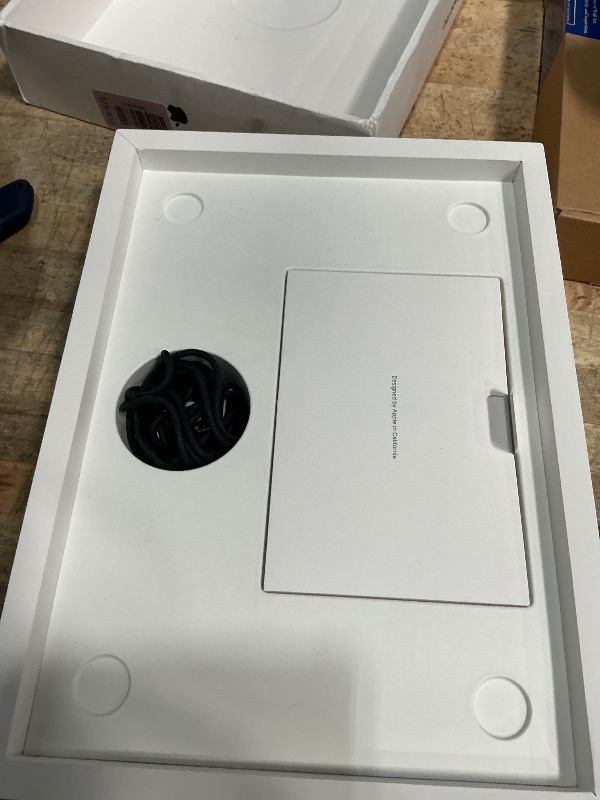 Photo 1 of **** CHECK COMMENTS**** MacBook Pro (14-inch, M5) Space Black Model A3434 serail # gr65qmxrj2