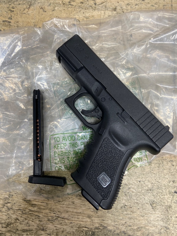 Photo 1 of **DAMAGED**Umarex Glock 19 Gen3 .177 Caliber BB Gun Air Pistol