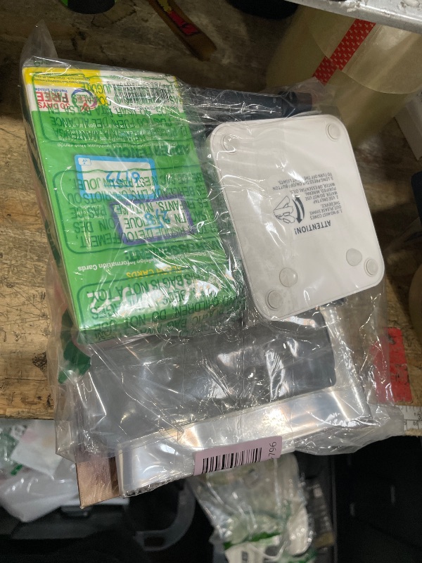 Photo 1 of ***bundle of Miscellaneous home goods