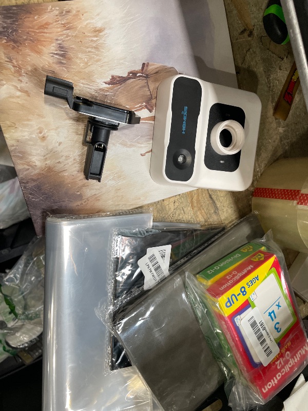 Photo 1 of ***bundle of Miscellaneous home goods