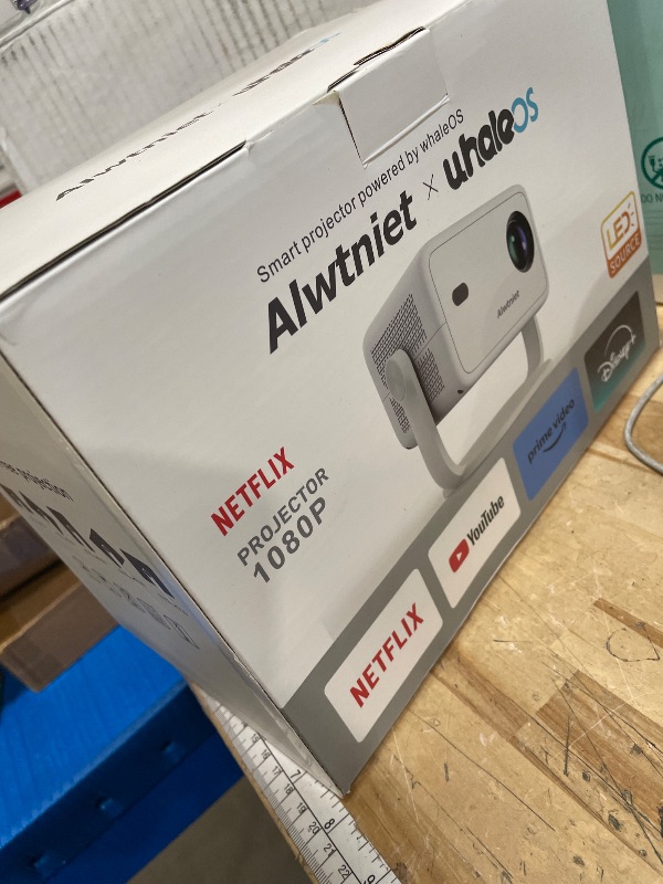 Photo 1 of [Auto Focus] Smart Projector with Wifi and Bluetooth, Mini Projector 4K Support 400ANSI, Upgraded Auto Keystone Portable Proyector for HomeTheater/Outdoor