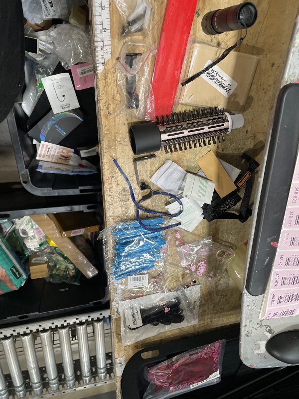 Photo 1 of ***bundle of Miscellaneous home goods