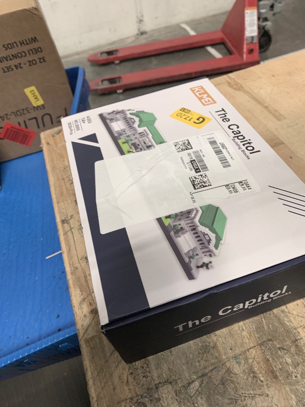 Photo 1 of **FACTORY SEALED** KLMEi Micro Mini Blocks United States Capitol Building Architecture Model Famous Landmark Collection Set, Presents for Adult Age of 14+ 3630 PCS