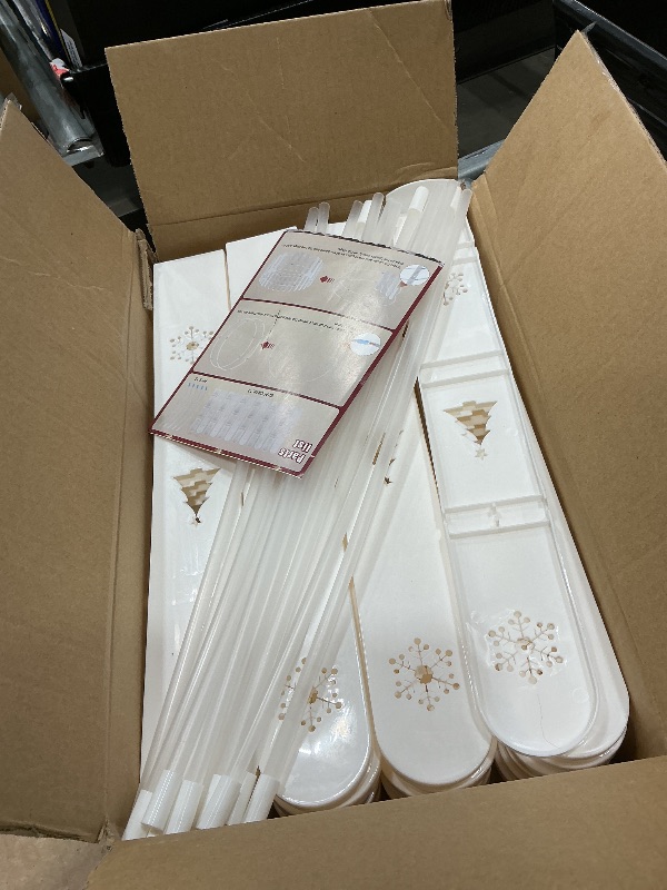 Photo 1 of *USED*
BeBecome Christmas Tree Fence Decor - 28 Pcs Quick Setup Adjustable Freestanding Circle Barrier, White Indoor Holiday Decoration for Festive Cozy Ambiance, Pet & Family Safe