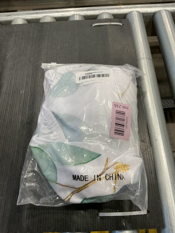 Photo 1 of *USED*
Gavrelixora Eucalyptus Leaves Round Tablecloth, Green Yellow Botanical Outdoor Fitted Table Covers for 36-44 Inch Tables, Summer Waterproof Dining Table Cloth with Elastic for Parties/Picnic/Patio