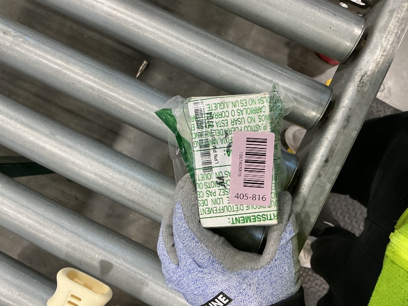 Photo 1 of 100 Pcs Lights Gutter Hook Clips for Hanging Outdoor Holiday Galvanized Lights Roof Hooks Christmas for Outside String Gutter Hangers Outdoor Seasonal Lighting for Halloween Xmas Decor (21 x 14.5 mm)