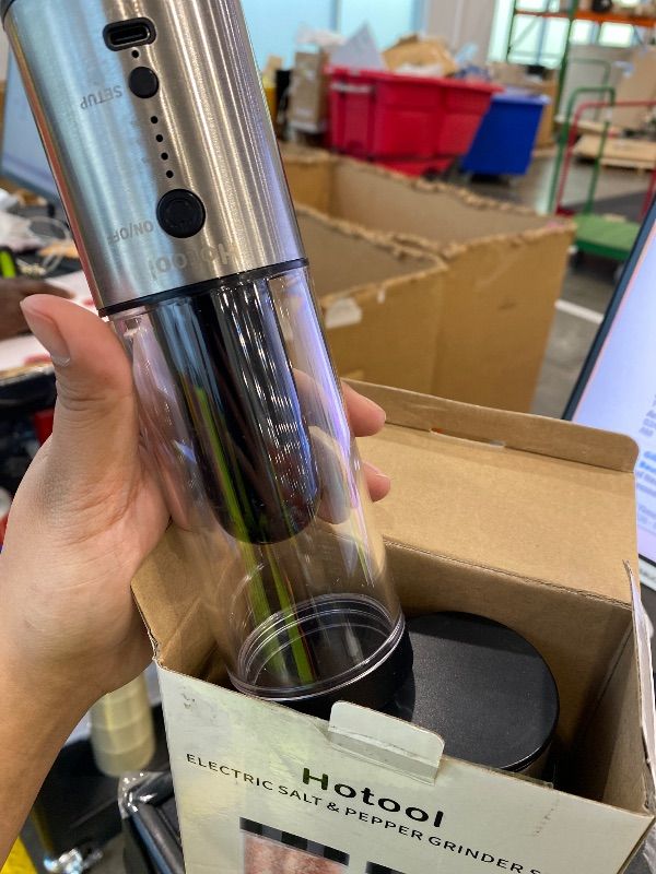 Photo 1 of *UNTESTED*
Larger Capacity Electric Salt and Pepper Grinder Set, Rechargeable Salt and Pepper Shakers Set, Kitchen Gadgets Salt and Pepper Mill