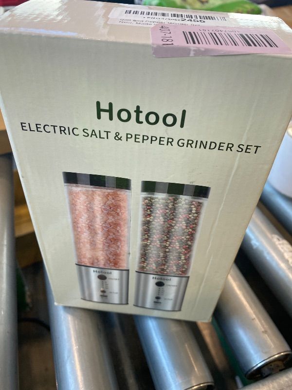 Photo 1 of *UNTESTED*
Larger Capacity Electric Salt and Pepper Grinder Set, Rechargeable Salt and Pepper Shakers Set, Kitchen Gadgets Salt and Pepper Mill