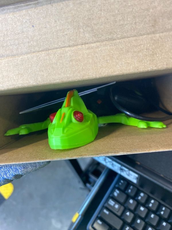 Photo 1 of *UNTESTED*
YKYI Wall Climbing Gecko Toy, Remote Control Lizard Crawler with LED Lights for Kids, Crawling Electric Christmas Birthday Gifts, Gecko Wall Climbing Toy for Boys and Girls