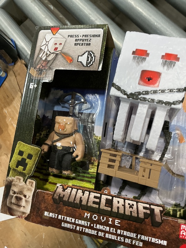 Photo 1 of ***MISSING FIRE PROJECTILE*** Mattel Minecraft Action Figure Set, Blast Attack Ghast with Lights, Sounds, Launcher & Projectile, Plus Piglin Warrior Inspired by The Movie