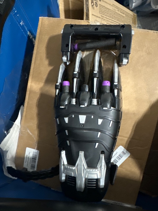Photo 1 of *UNTESTED*
Marvel Nerf Power Moves Black Panther Power Slash Claw, Dart-Launching Toy for Kids Roleplay, 5+ (Amazon Exclusive)